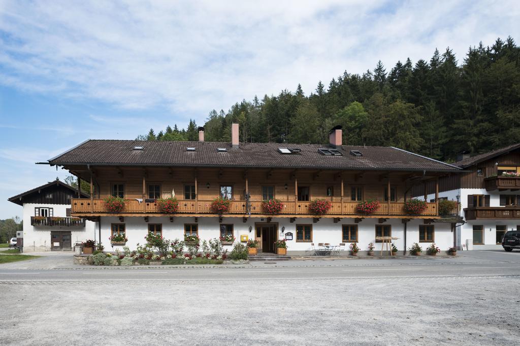 Gasthaus Posch Hotel Миезбах Екстериор снимка